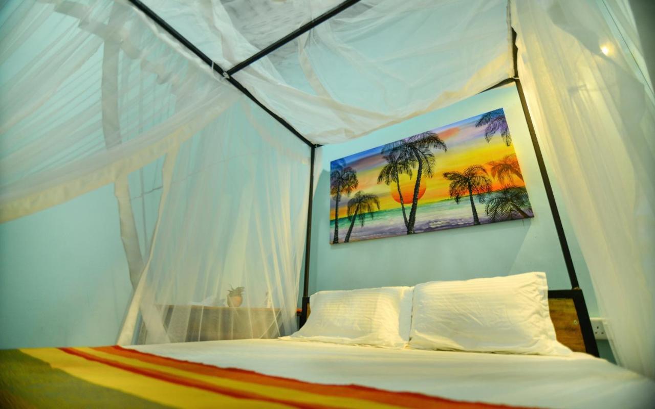 Palm Leaf Surf Cafe Hotel Galle Ngoại thất bức ảnh