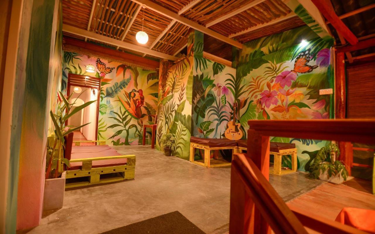 Palm Leaf Surf Cafe Hotel Galle Ngoại thất bức ảnh