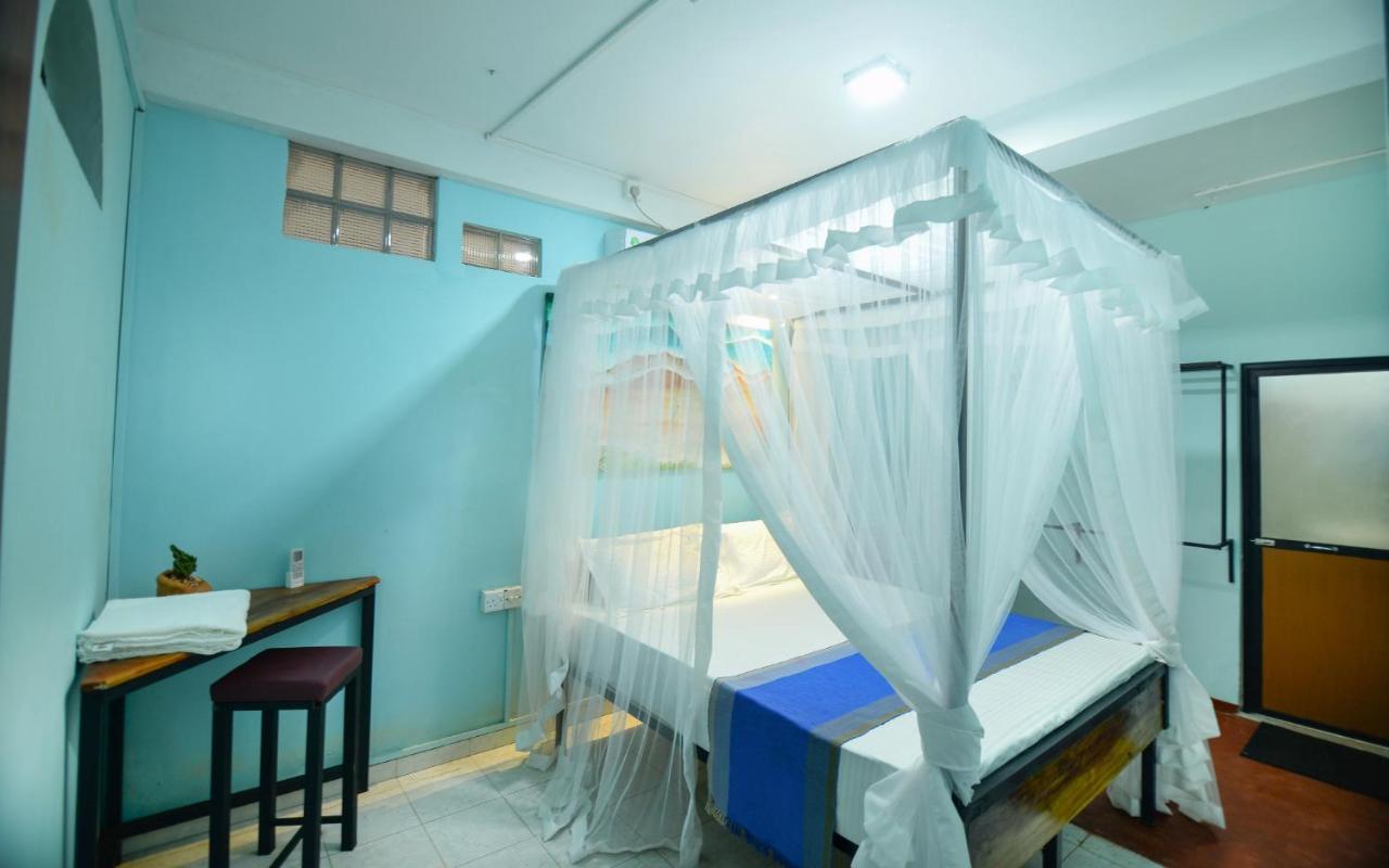 Palm Leaf Surf Cafe Hotel Galle Ngoại thất bức ảnh